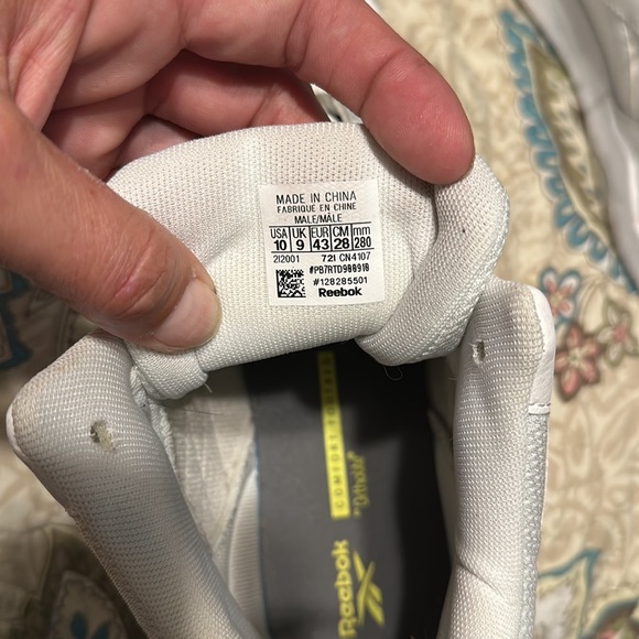 White Reeboks Men’s - Picture 8 of 8